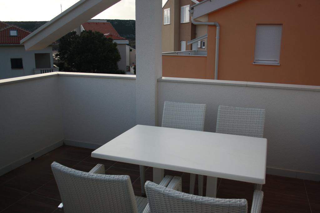 Orange Apartments Novalja Bagian luar foto